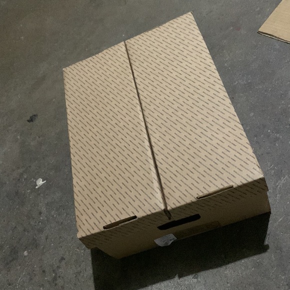 Urban Outfitters Off white Chelsea Boots - Picture 2 of 9